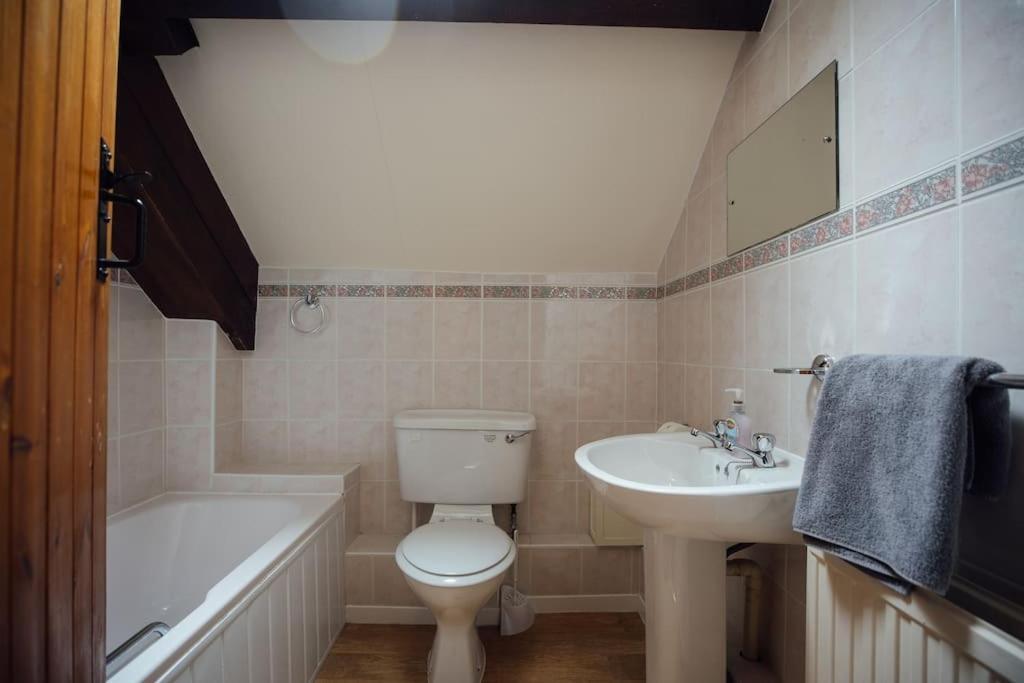 Barn Cottage - Family-Friendly Cottage With Heated Indoor Pool Хаверфордуэст Экстерьер фото