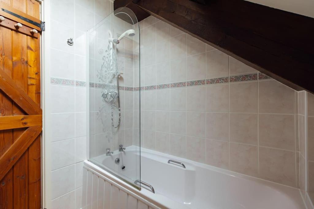 Barn Cottage - Family-Friendly Cottage With Heated Indoor Pool Хаверфордуэст Экстерьер фото
